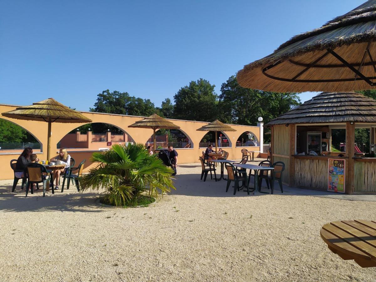 Camping Domaine De Senaud Albon Buitenkant foto