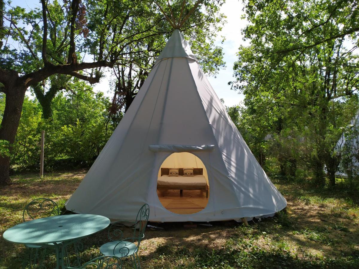 Camping Domaine De Senaud Albon Buitenkant foto